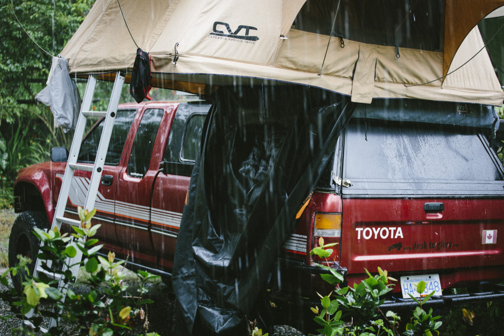 Overlanding Rainy Costa Rica - Desk To Glory Gets Wet